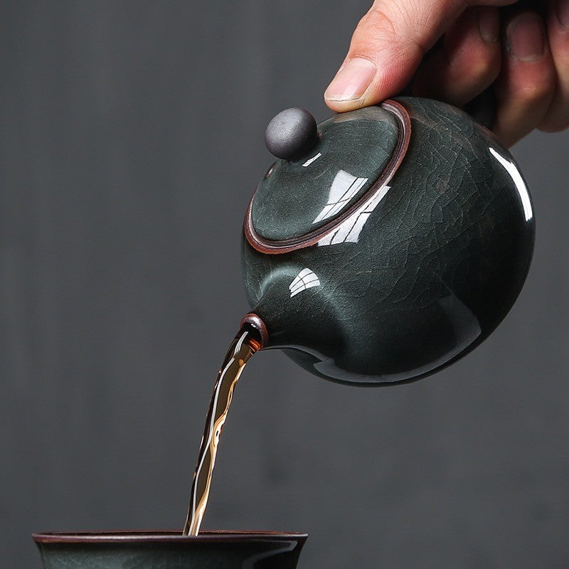 Gold-glazed Ice-cracked Xishi Tea Pot